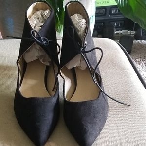 Black tie up heel